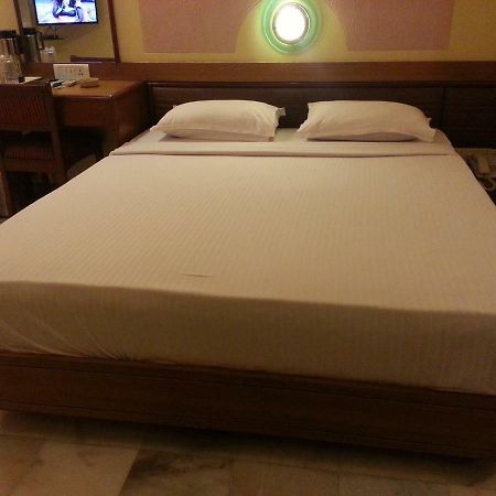 Hotel Ashray International, Sion - Near Bkc Mumbai Bagian luar foto