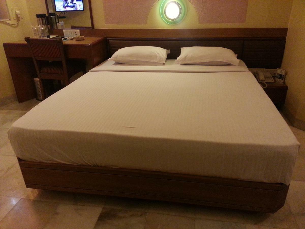 Hotel Ashray International, Sion - Near Bkc Mumbai Bagian luar foto