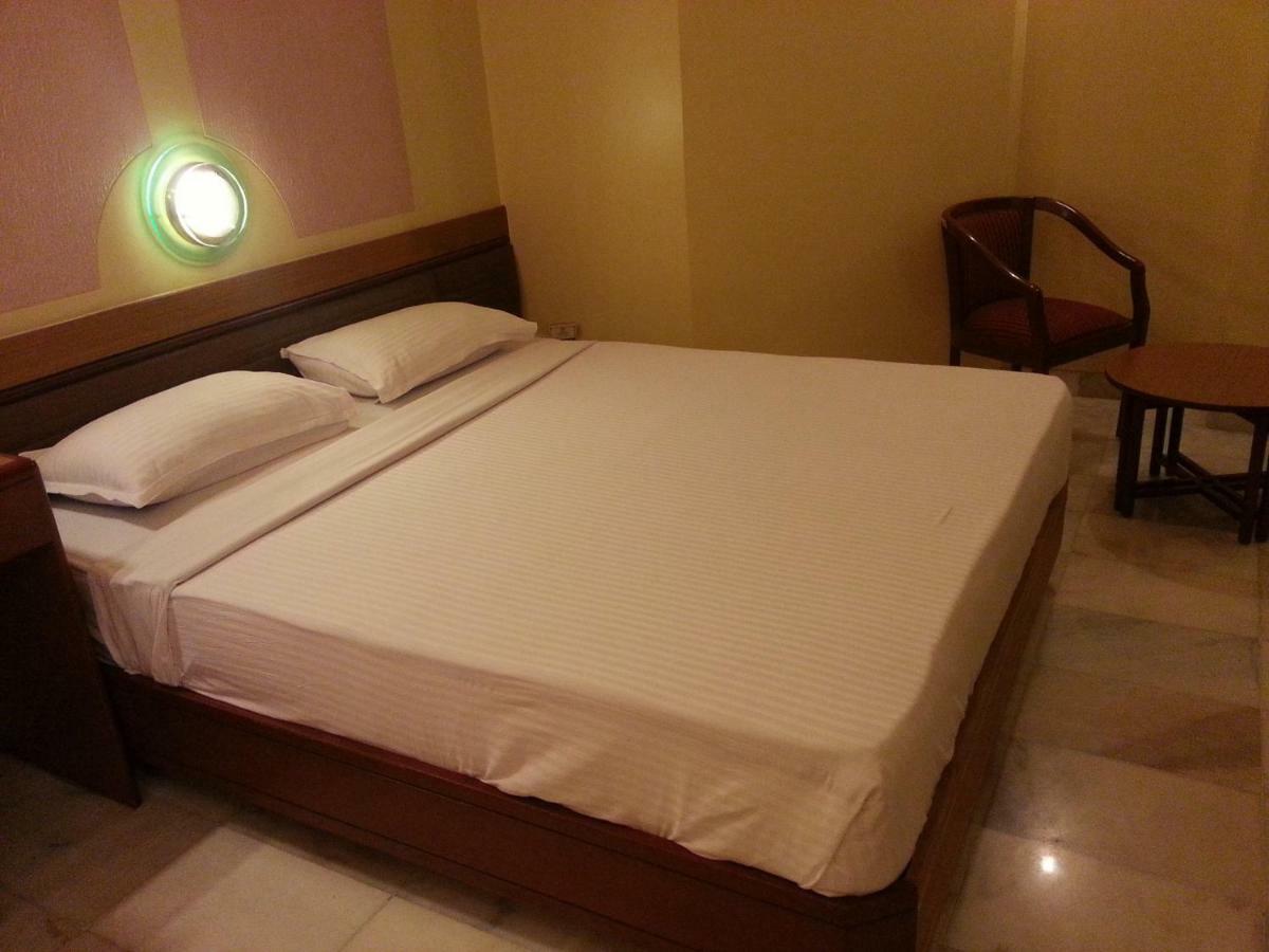 Hotel Ashray International, Sion - Near Bkc Mumbai Bagian luar foto