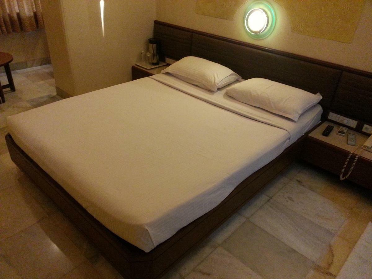 Hotel Ashray International, Sion - Near Bkc Mumbai Bagian luar foto