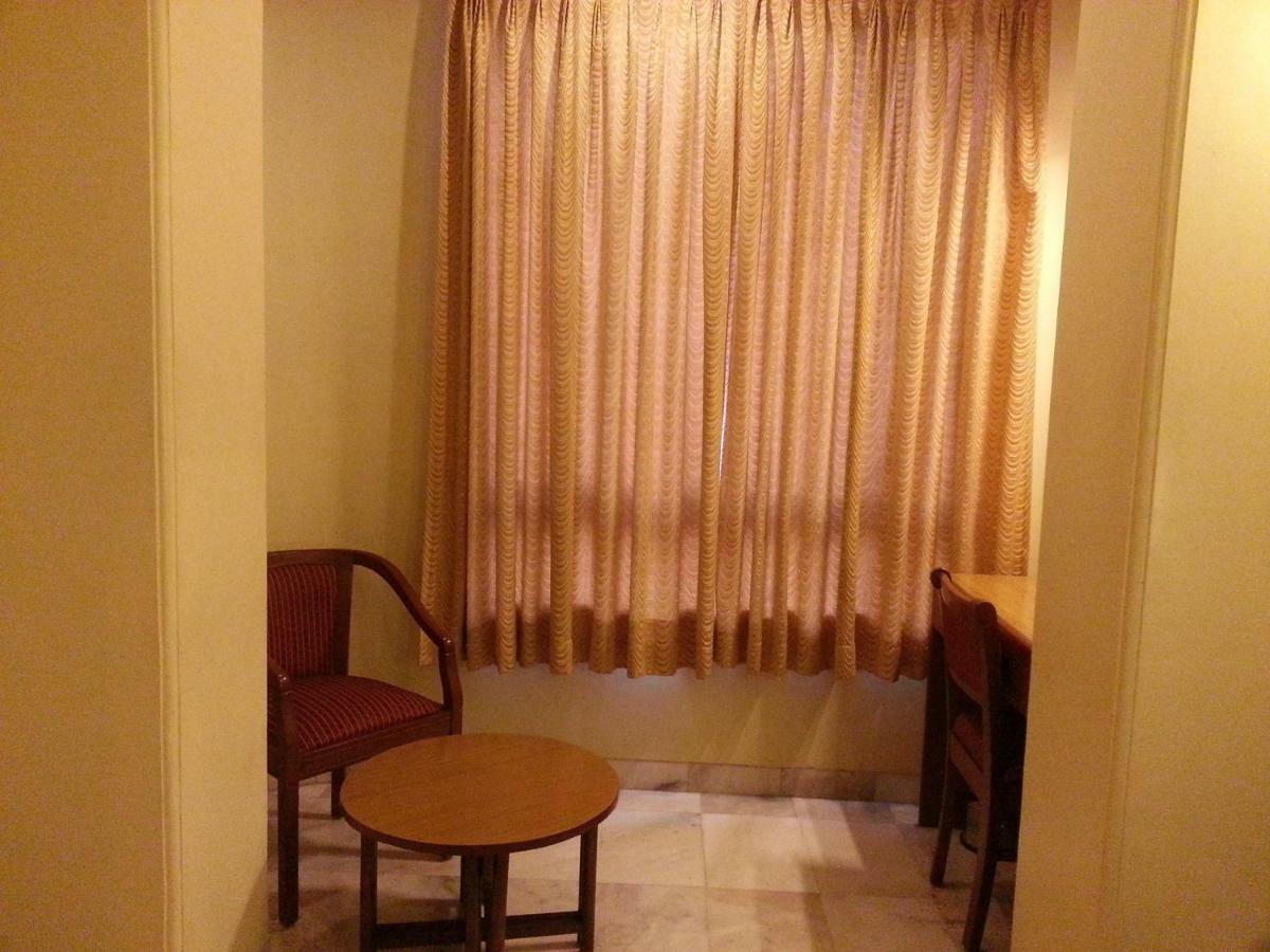 Hotel Ashray International, Sion - Near Bkc Mumbai Bagian luar foto
